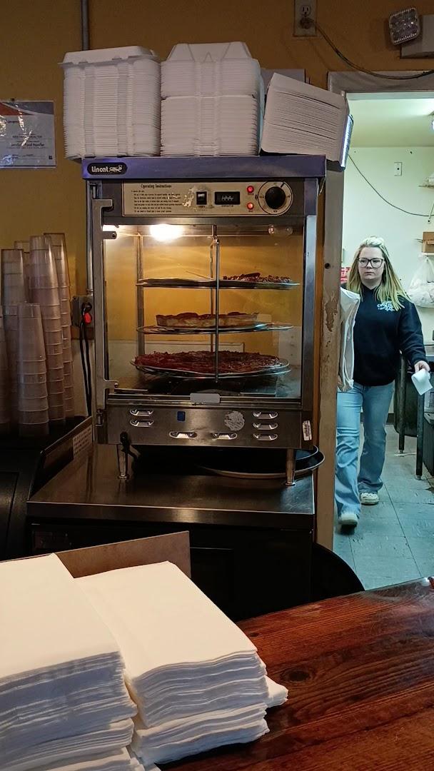 Castaways Pizza & Grill