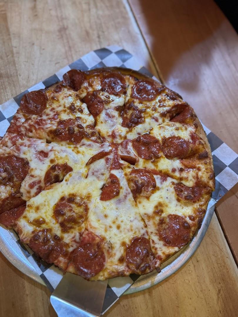 Castaways Pizza & Grill